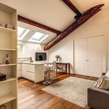Luxurious Apartment In Милано Екстериор снимка
